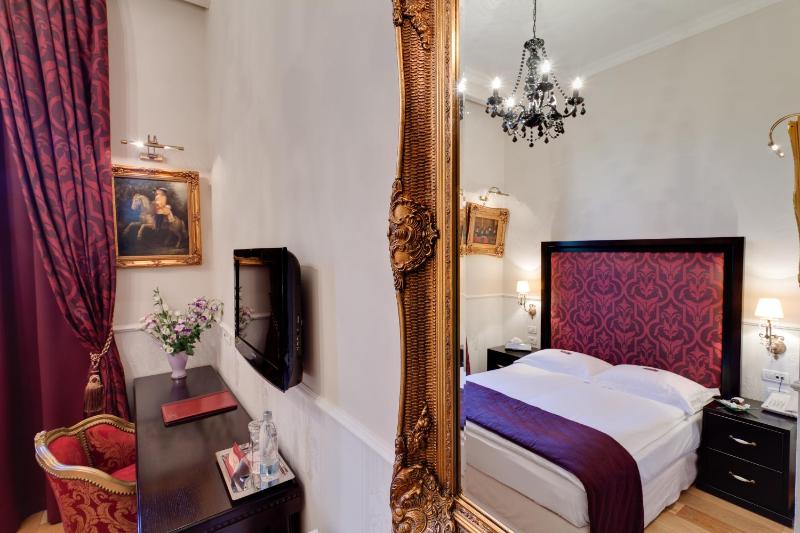 Executive Double or Twin Room image 3