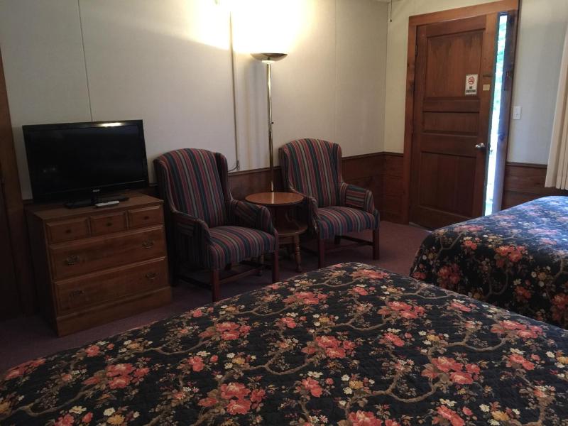 Double Room with Two Double Beds image 1