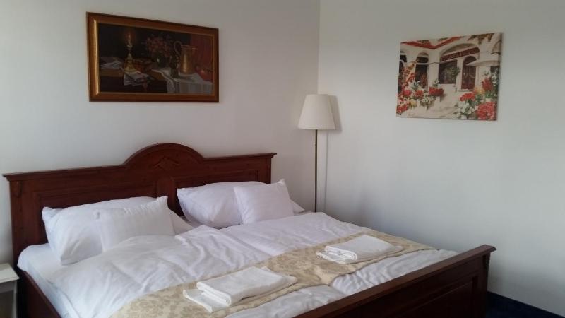 Standard Double Room image 4