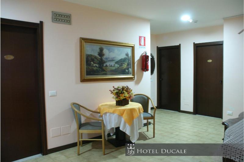 Single Room image 4
