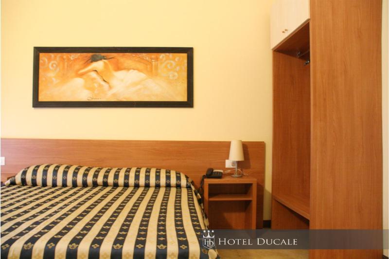 Double or Twin Room image 3