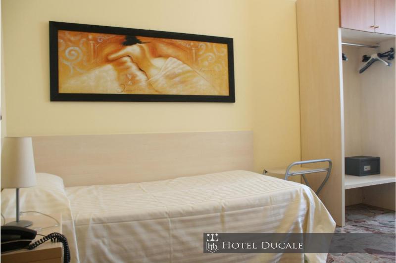 Single Room image 1