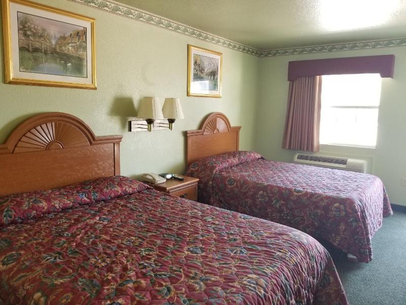 Double Room image 4