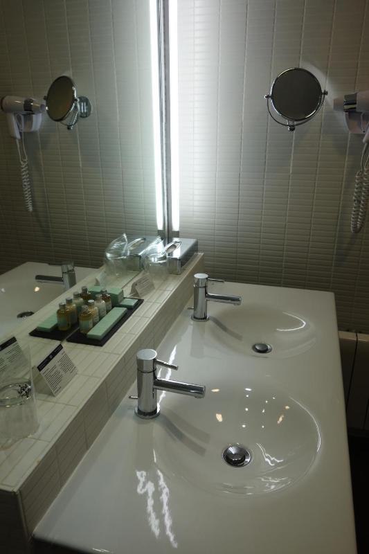 Standar Double Room (2 Adutls+1 Child) image 4
