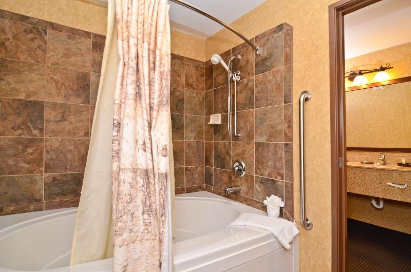 King Room with Spa Bath - Non-Smoking image 4