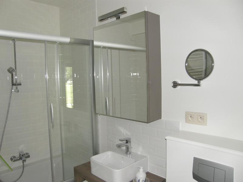 Two-Bedroom House image 4