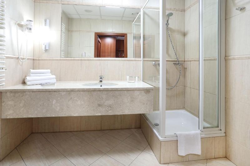 Premium Double or Twin Room image 2