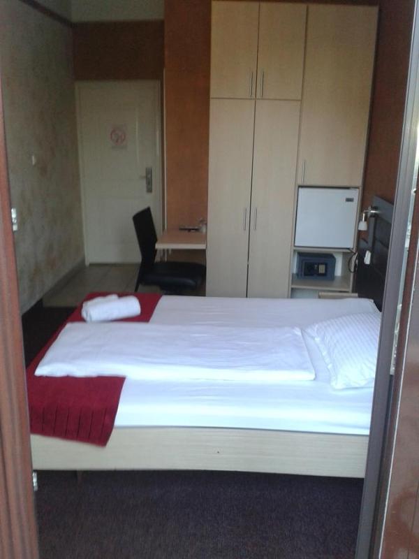 Single Room with Balcony image 4