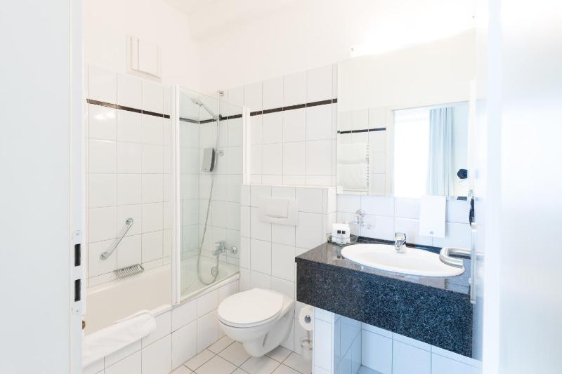 Comfort Double Room image 3