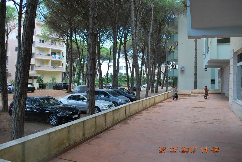 Arbi's Pool View Apartment - image 2