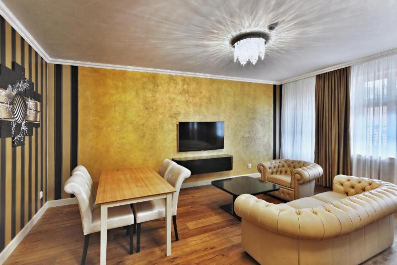 Deluxe Apartment with Sauna and Whirlpool image 3