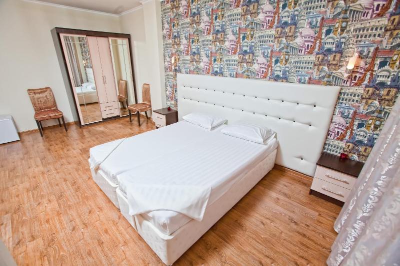 Standard Double or Twin Room image 1