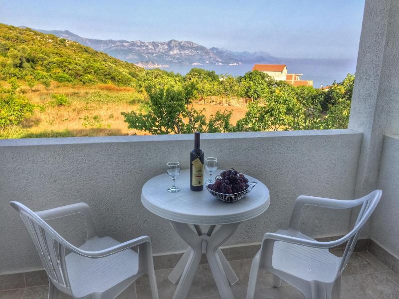 Apartment with Sea View image 1