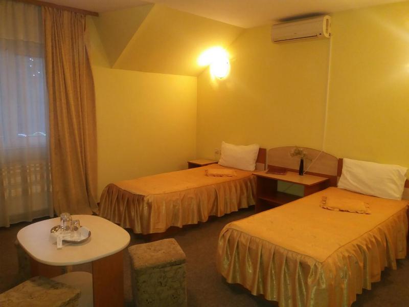 Triple Room image 3