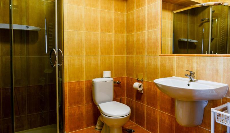 Single Room image 3