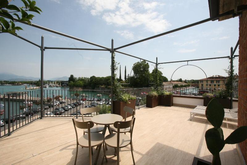 Riviera Carducci Rooms - image 23