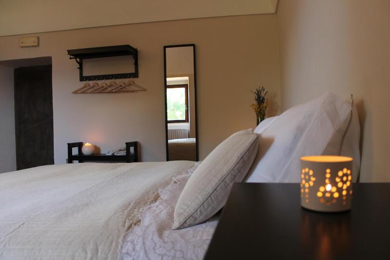 Superior Triple Room image 2