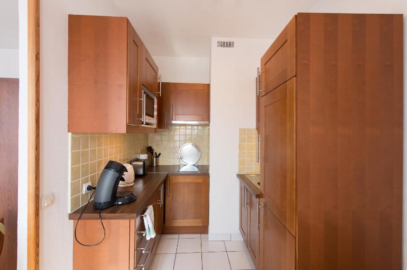 One Bedroom Apartment - Double Bed image 1