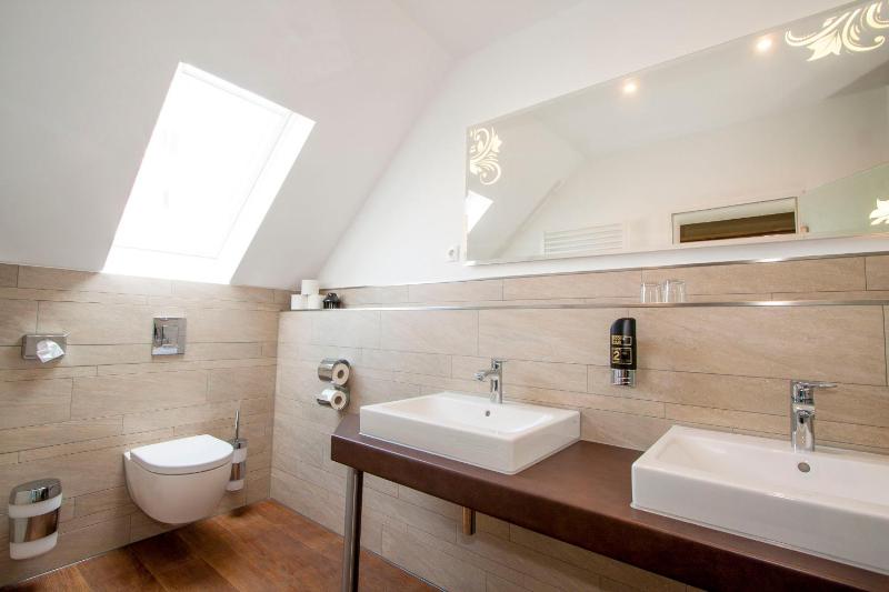Double Room image 2