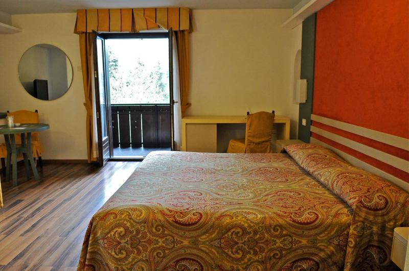 Superior Double or Twin Room image 4