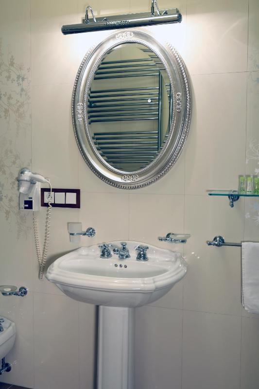 Deluxe Single Room with Wellness and Swimming Pool Access image 3