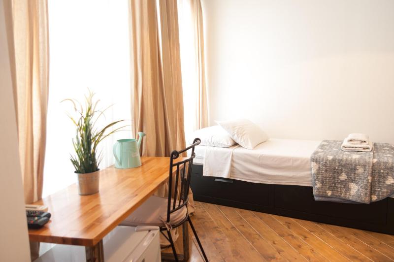 Indigo Inn Rooms - image 15