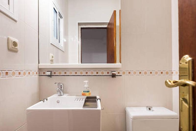 3 bedroom Apartment with private garden on top location Sitges centre beach - image 11