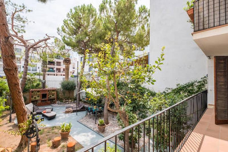 3 bedroom Apartment with private garden on top location Sitges centre beach - image 29