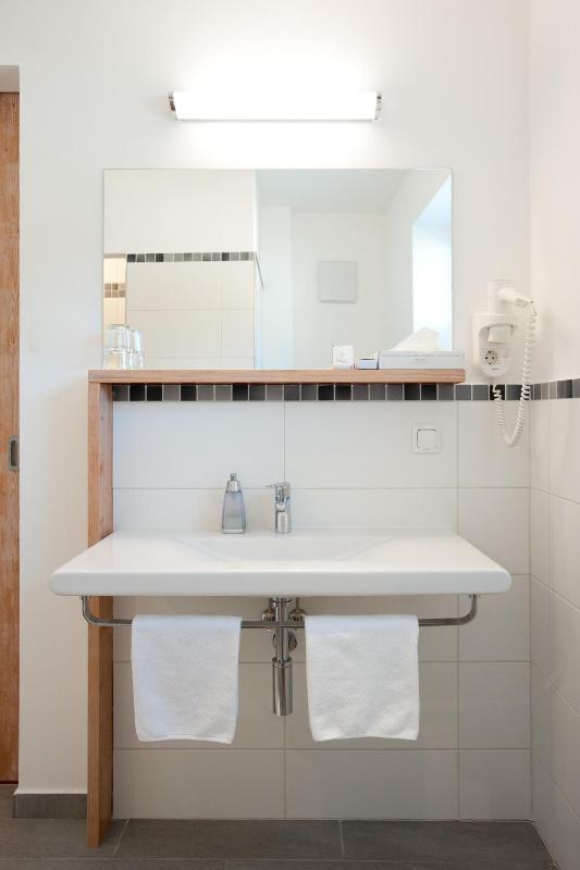 Business Single Room image 4