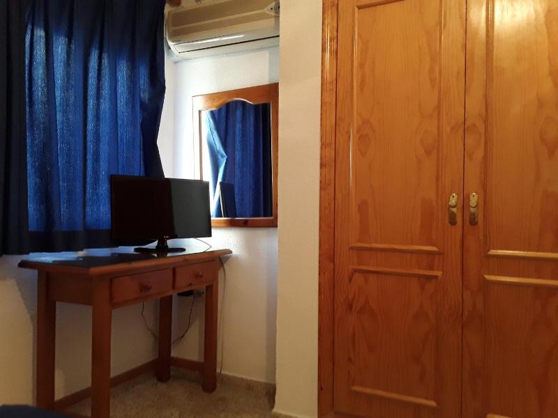 Double or Twin Room image 3