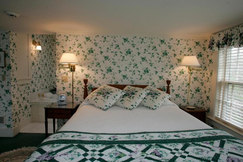 Superior Queen Room image 2