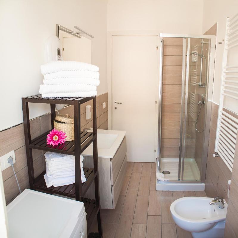 Double Room with Park View image 3