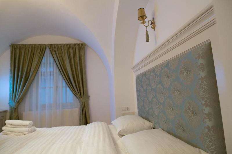 Baroc Deluxe House- Apartment & Room Sibiu Old Town - image 14
