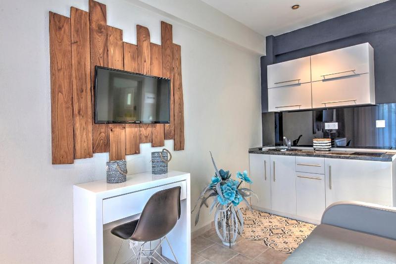 Deluxe Family Room image 2