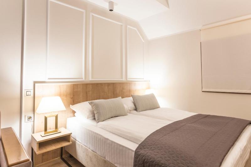 Studio Apartment image 4