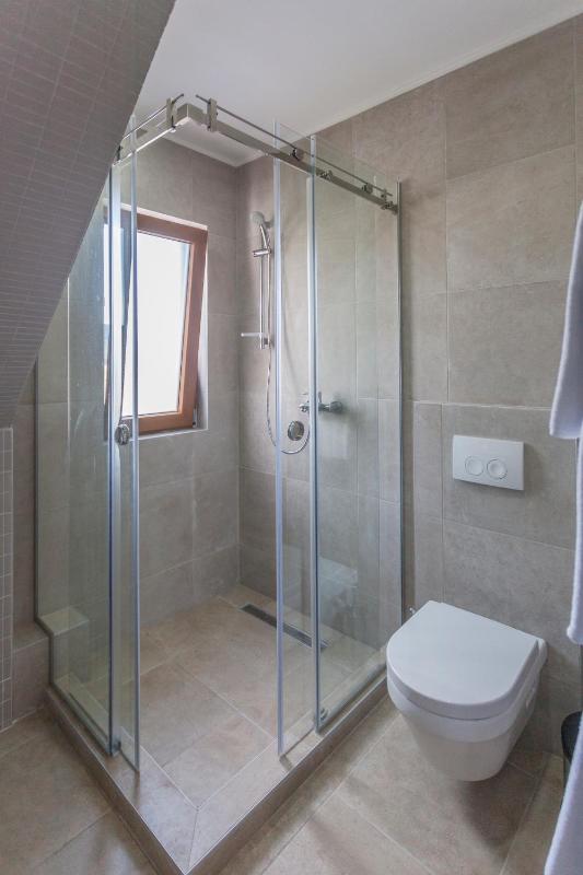 Studio Apartment image 3