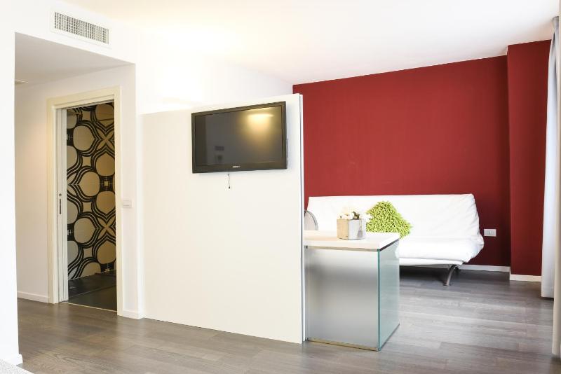 Superior Double Room image 4