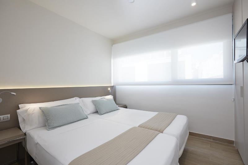 Apartment with City View image 2
