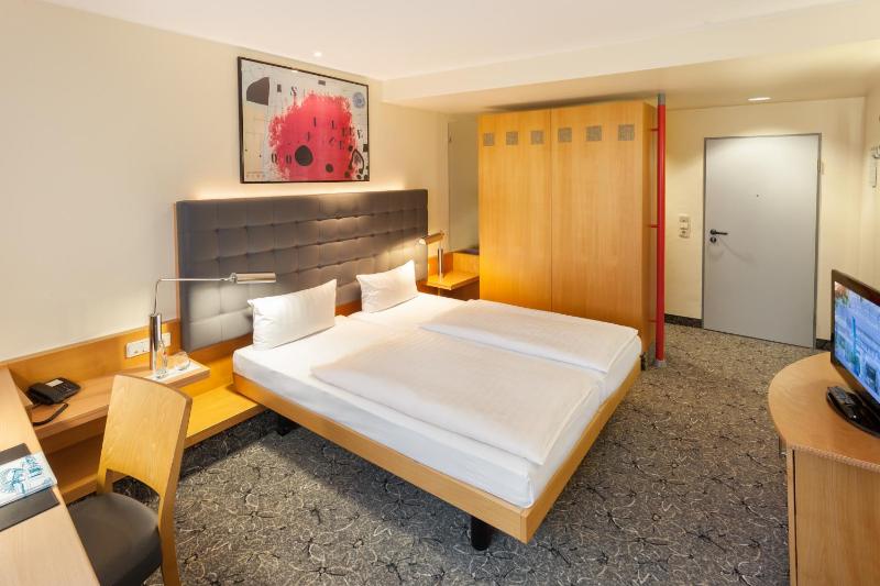 Double or Twin Room image 2