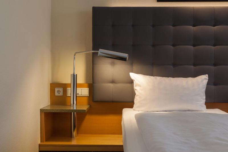 Double or Twin Room image 3