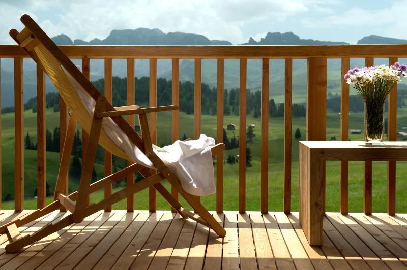 Panorama Suite with Balcony image 2