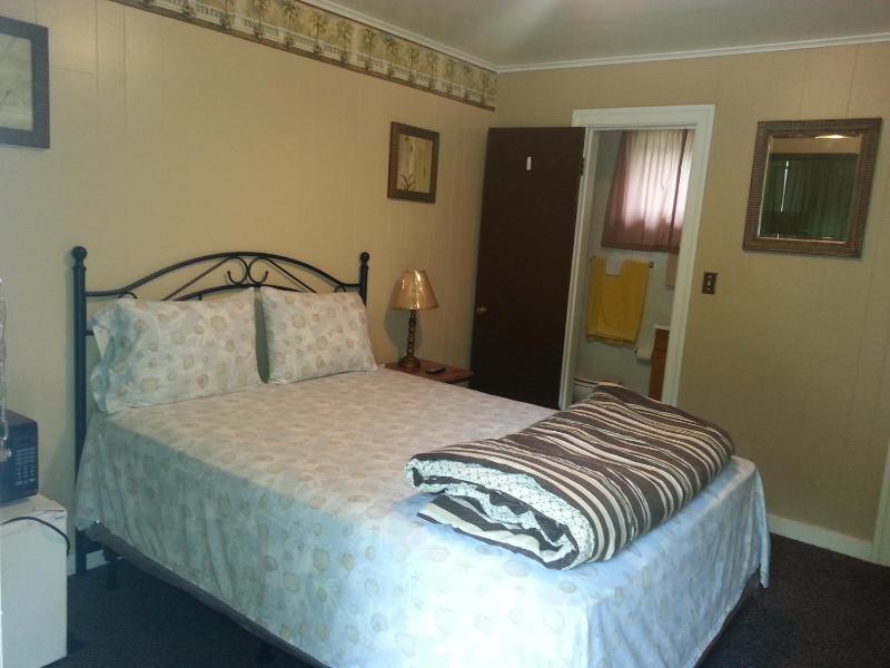 Queen Room image 4