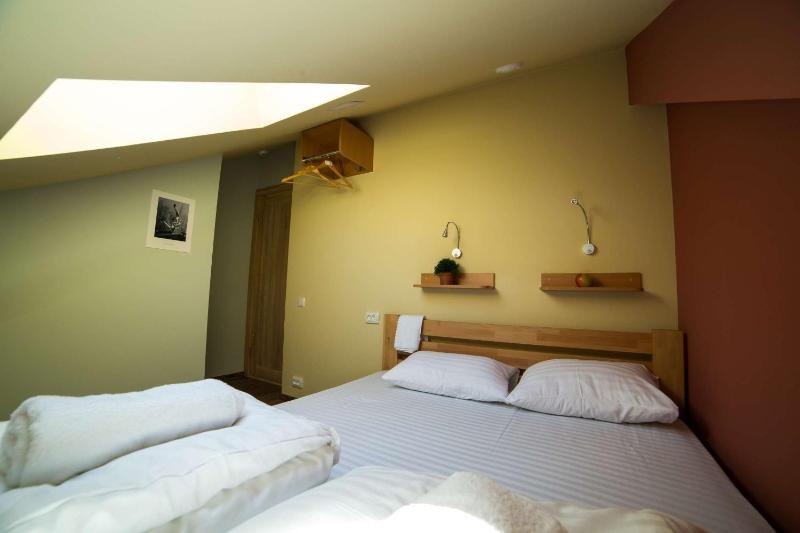 Double Room with Shared Bathroom image 4