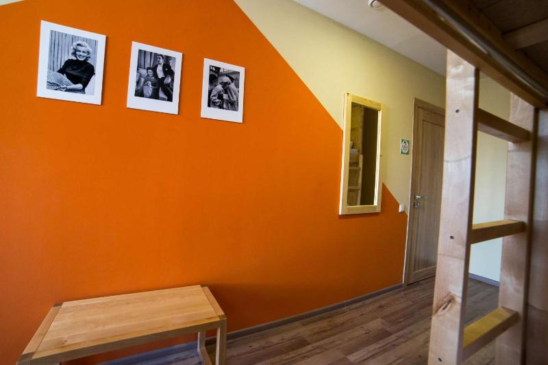 Bed in 6-Bed Mixed Dormitory Room image 3