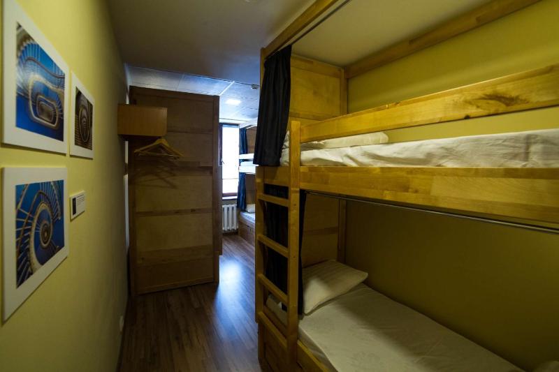 Bed in 6-Bed Mixed Dormitory Room image 4