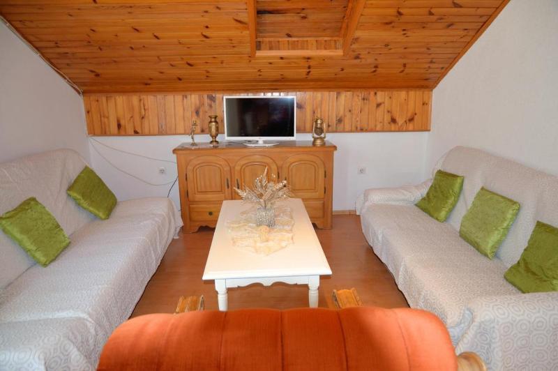 Two-Bedroom Apartment with Terrace and Sea View image 3