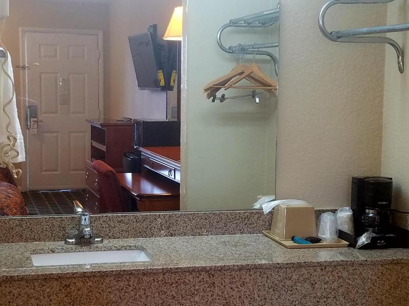 King Room image 4
