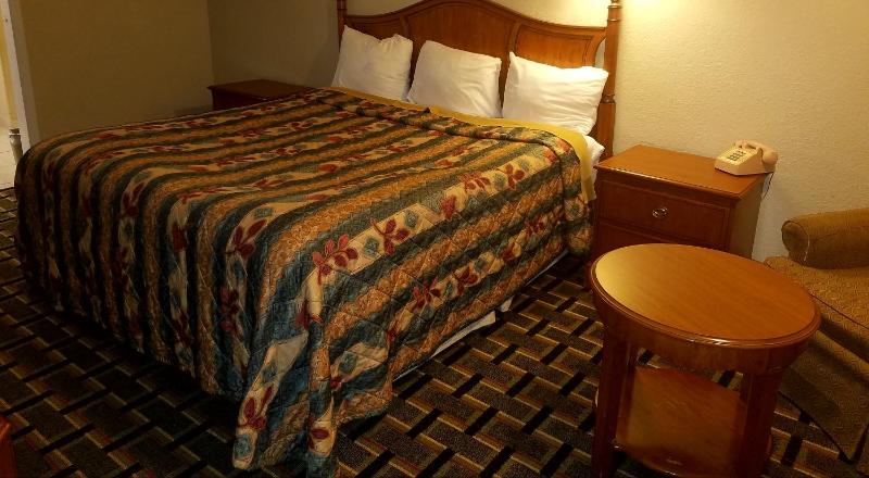 King Room image 3