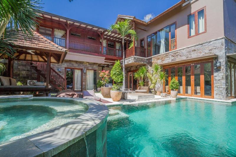 Villa Martine - Fantastic 5BR Villa - Perfect Location in Seminyak - image 43