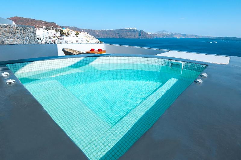  Master Suite with Outdoor Hot Tub & Caldera View image 4